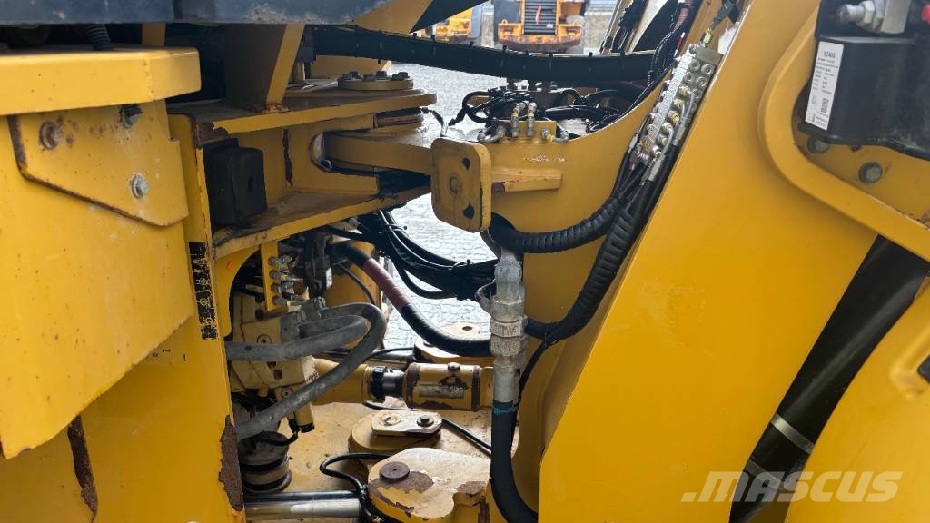 CAT 938 K 輪胎式裝載機