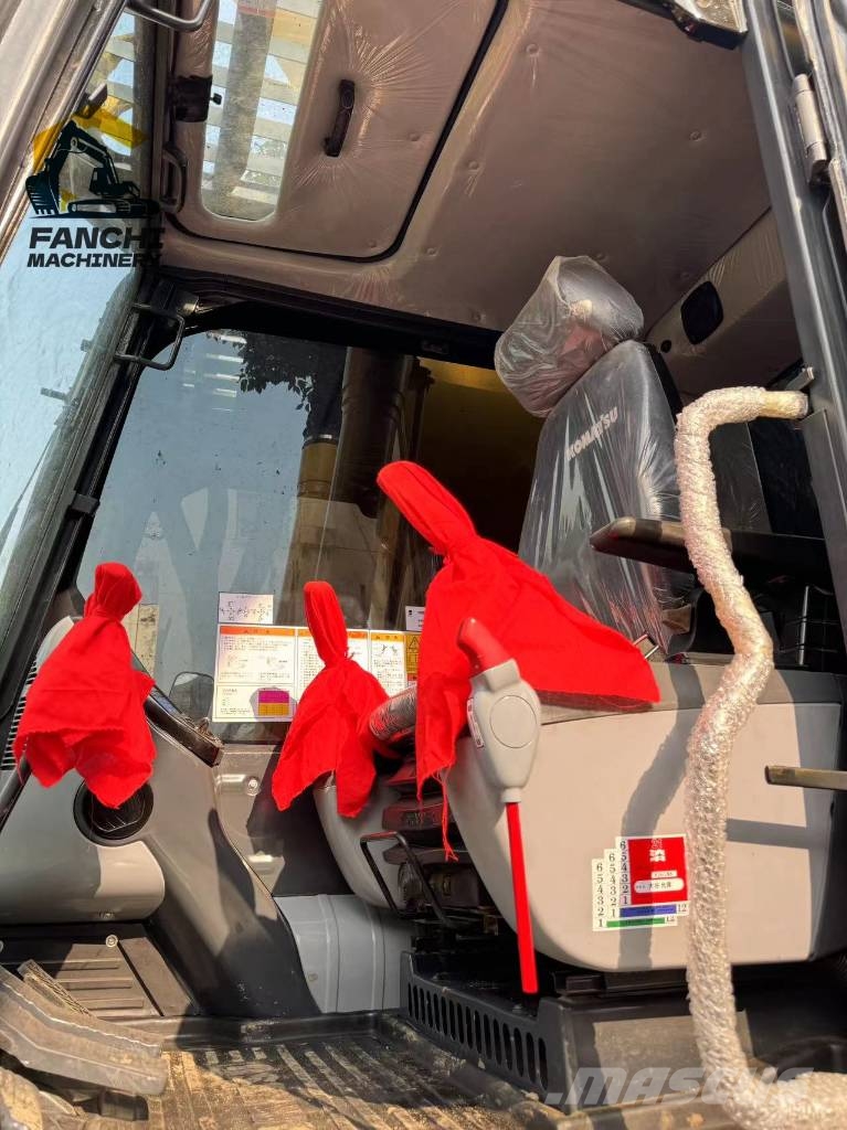 Komatsu PC 220 Kāpurķēžu ekskavatori