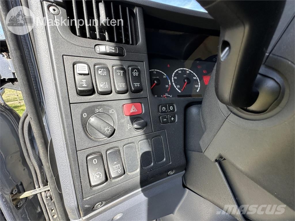 Scania P380Lb 6*2*4Mnb Camiones de ganado