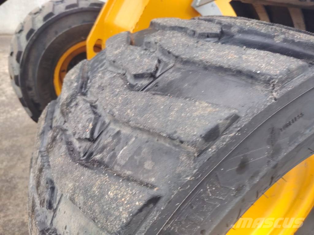 JCB 403 Pyöräkuormaajat