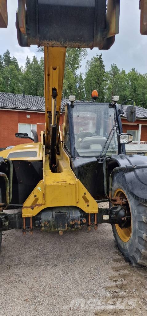 CAT TH 330 B Lauksaimniecības pacēlāji