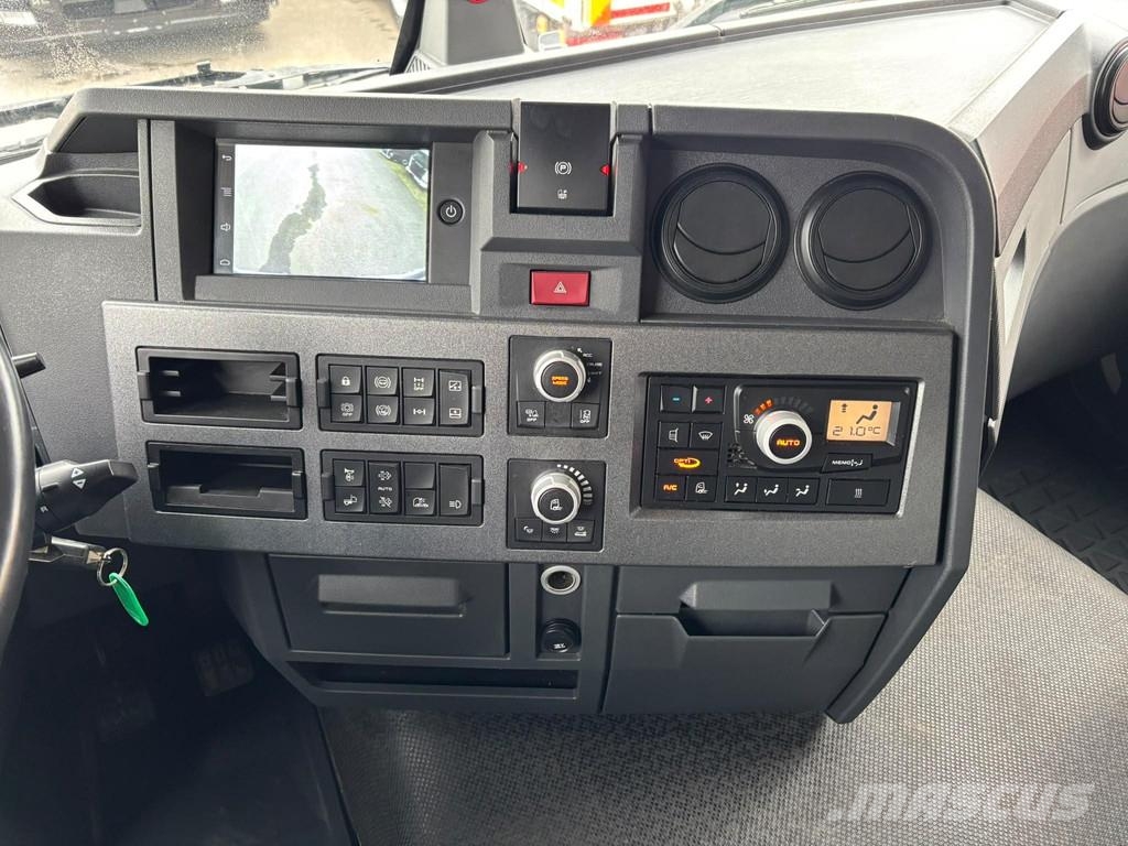 Renault T380 DTI 11 4x2 EURO6 + SIDE OPEN BOX Furgons