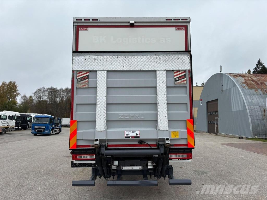Renault T380 DTI 11 4x2 EURO6 + SIDE OPEN BOX Furgons