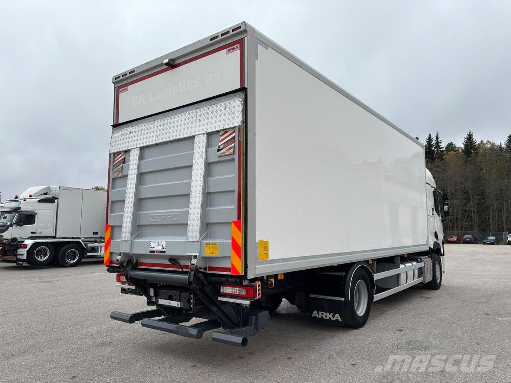 Renault T380 DTI 11 4x2 EURO6 + SIDE OPEN BOX Furgons