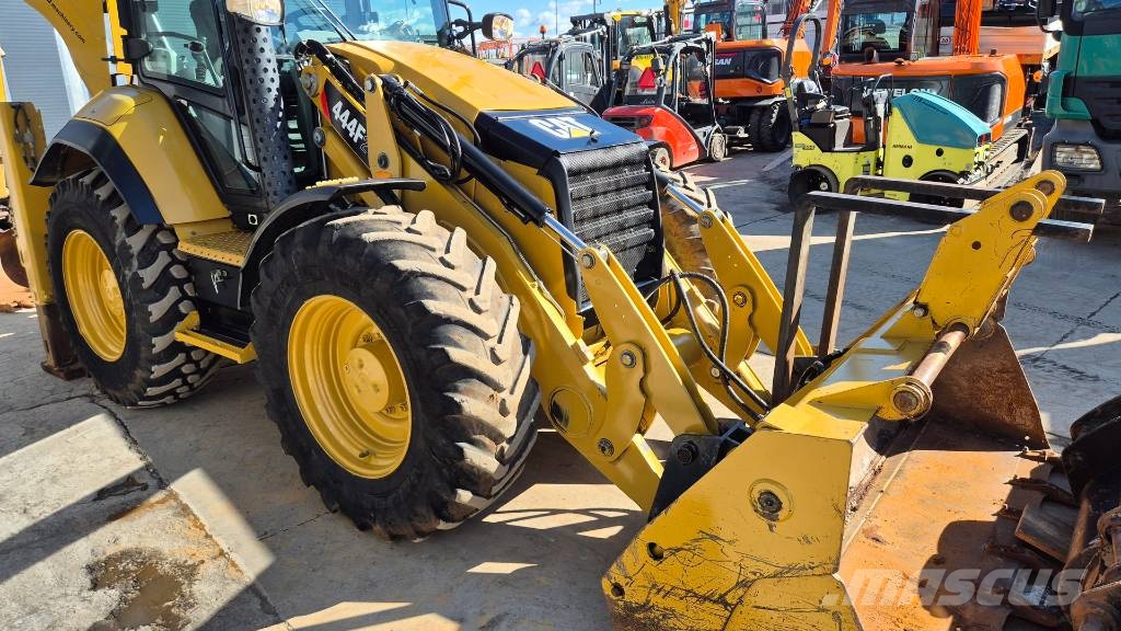 CAT 444F2 - 2017 YEAR - 4X BUCKETS - 6890 HOURS - AC - Rovokopači