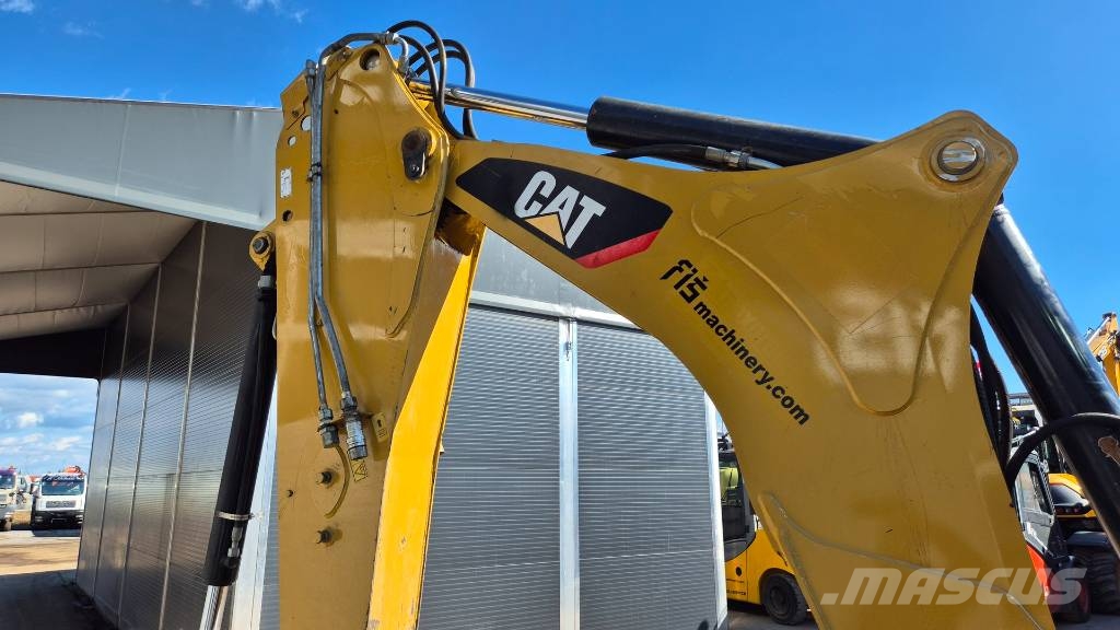 CAT 444F2 - 2017 YEAR - 4X BUCKETS - 6890 HOURS - AC - Rovokopači