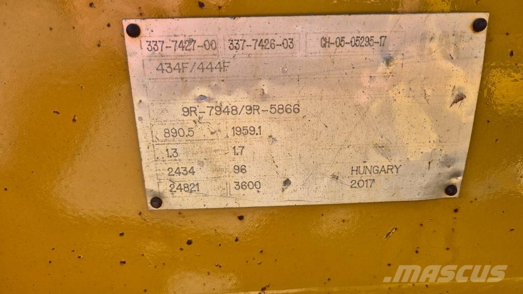 CAT 444F2 - 2017 YEAR - 4X BUCKETS - 6890 HOURS - AC - Rovokopači