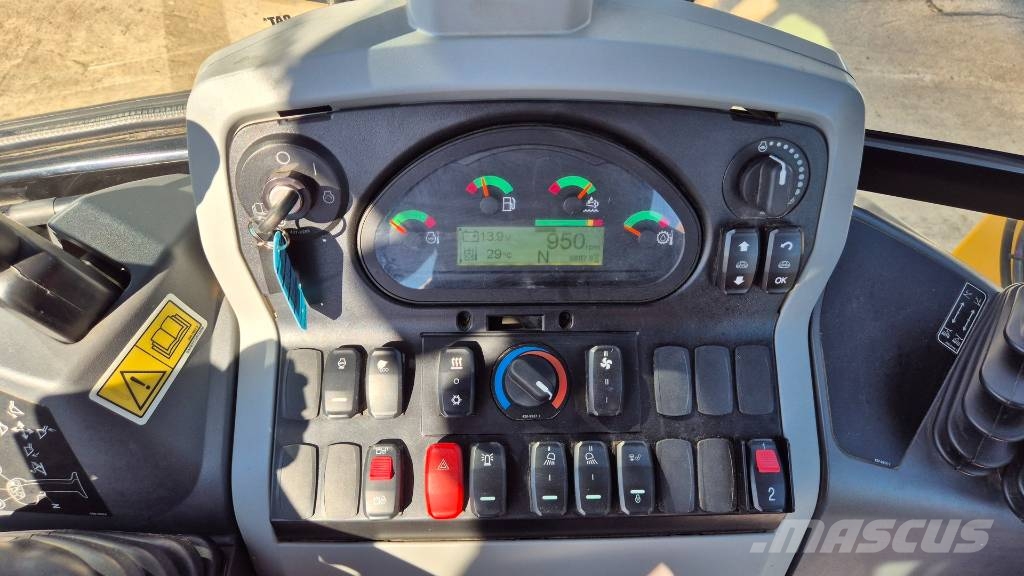 CAT 444F2 - 2017 YEAR - 4X BUCKETS - 6890 HOURS - AC - Rovokopači