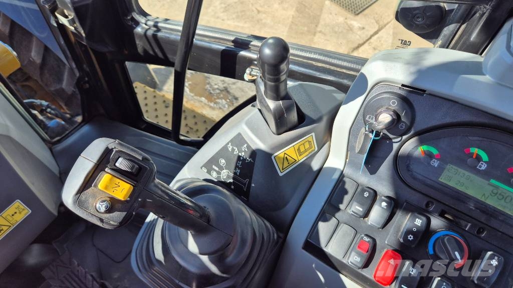 CAT 444F2 - 2017 YEAR - 4X BUCKETS - 6890 HOURS - AC - Rovokopači
