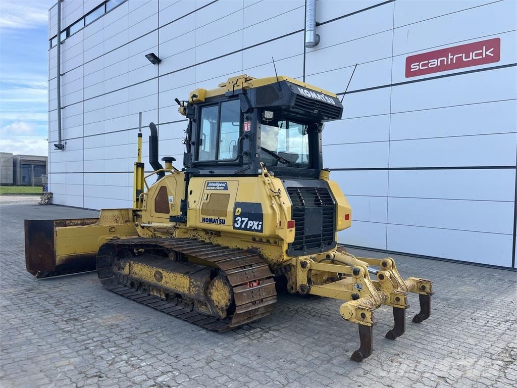 Komatsu D37PXI-24 Dozere Beltegående