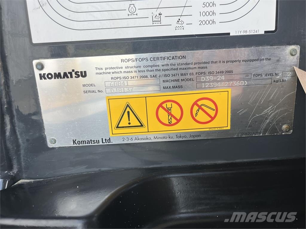 Komatsu D37PXI-24 Dozere Beltegående