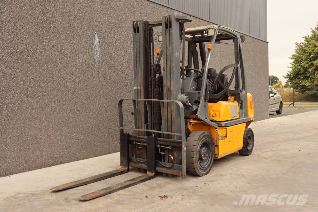 Nissan FD02A25Q Camiones diesel