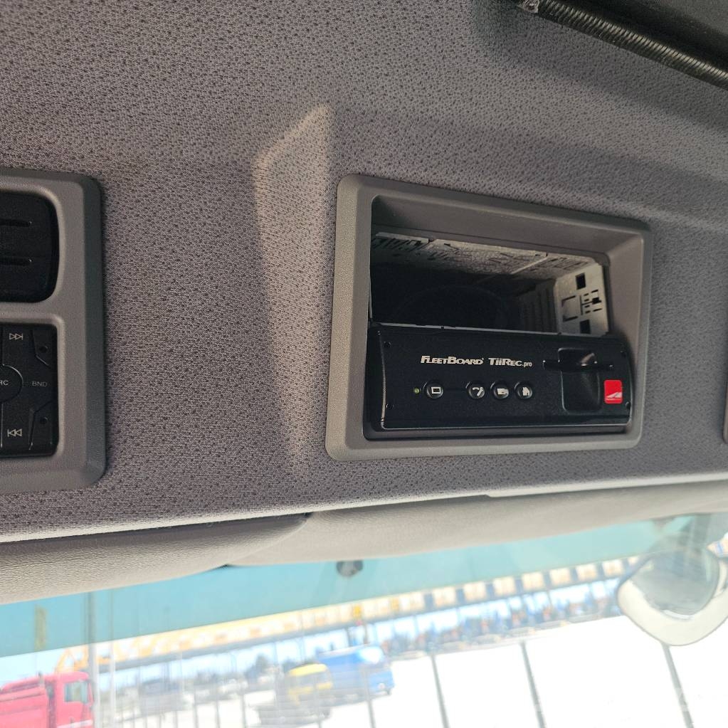 Mercedes-Benz 1224 ATEGO 篷布卡車