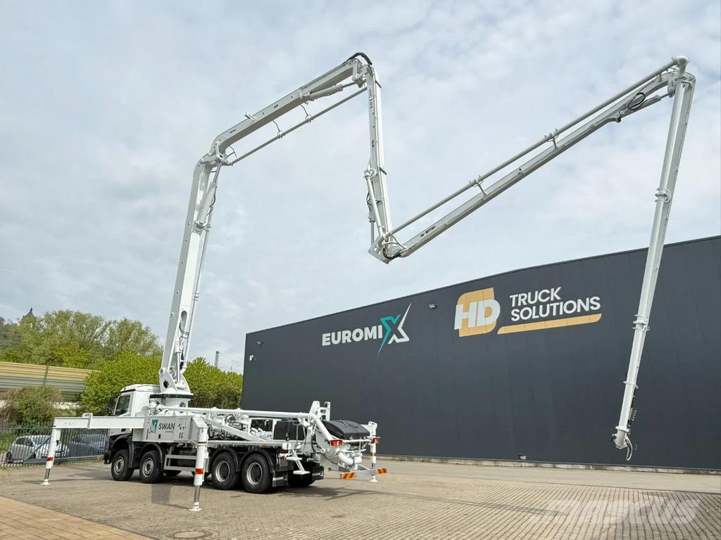 Mercedes-Benz Arocs 4142 Mercedes-Benz Arocs 5 4542 8x4 SWAN TSP Camiones hormigonera