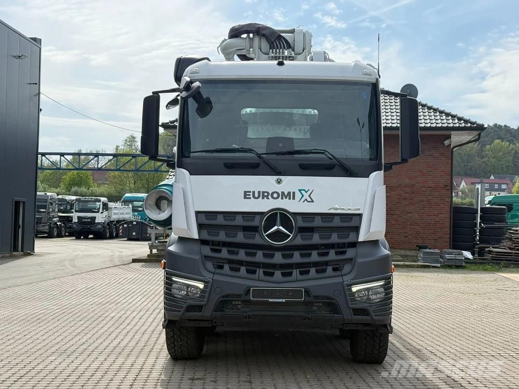Mercedes-Benz Arocs 4142 Mercedes-Benz Arocs 5 4542 8x4 SWAN TSP Camiones hormigonera