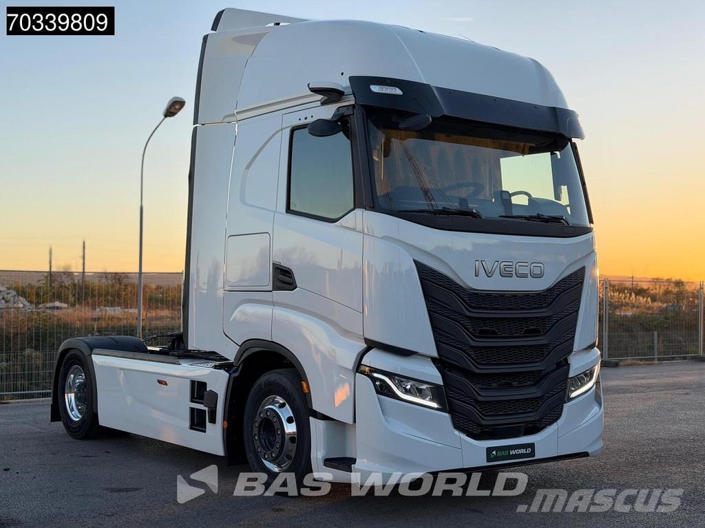 Iveco S-Way 500 4X2 NEW! Retarder 1190L Tanks Standklima Sattelzugmaschinen