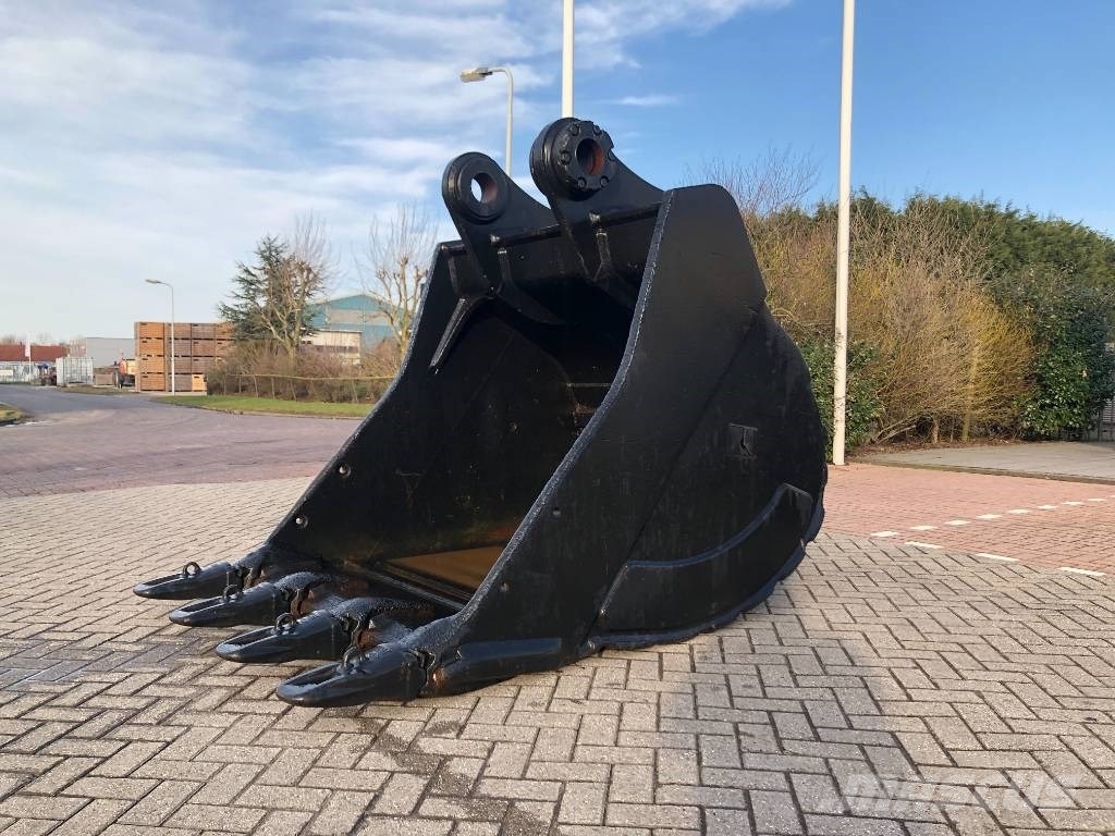 CAT 385 390 bucket Buckets