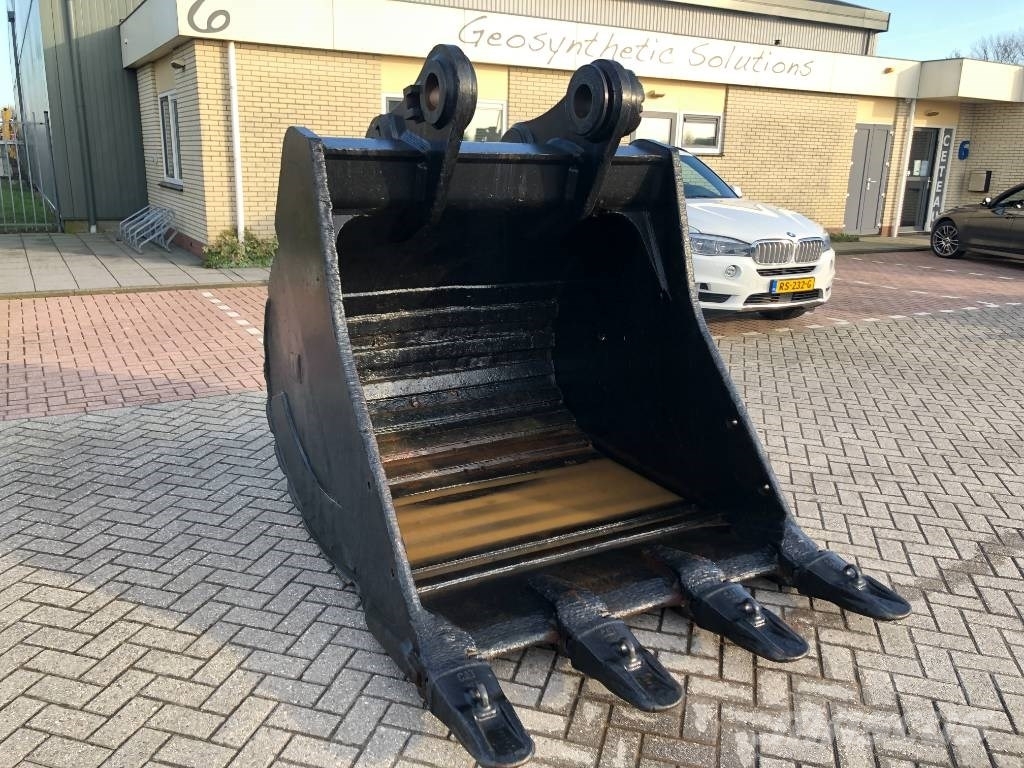 CAT 385 390 bucket Buckets