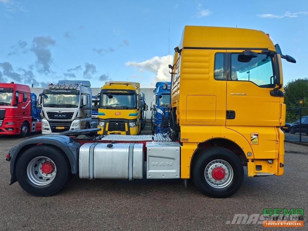 MAN TGX 18.480 4x4 XLX Euro6B - Manual Transmission - Sattelzugmaschinen