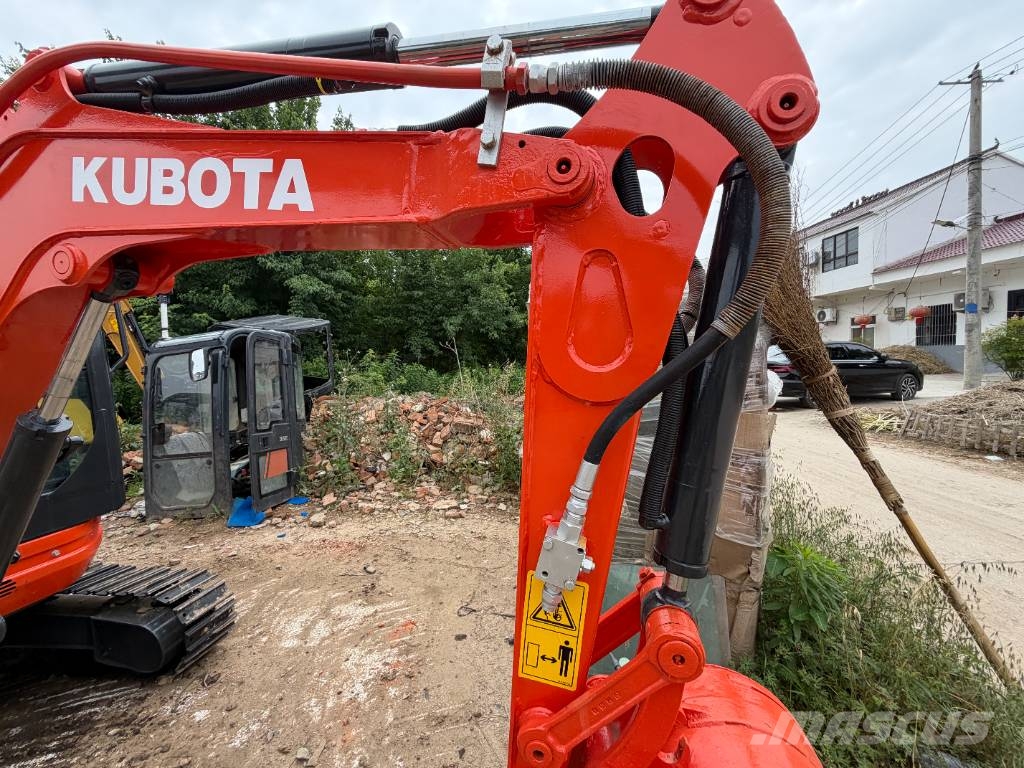 Kubota U 27 小型挖掘机