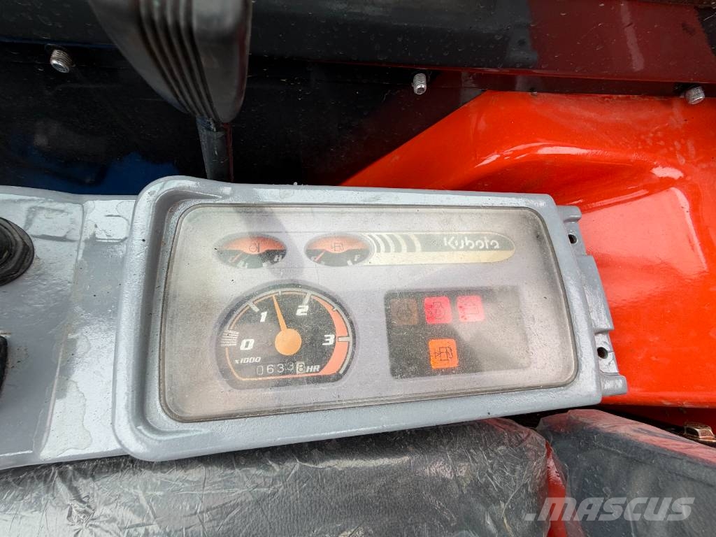 Kubota U 27 小型挖掘机