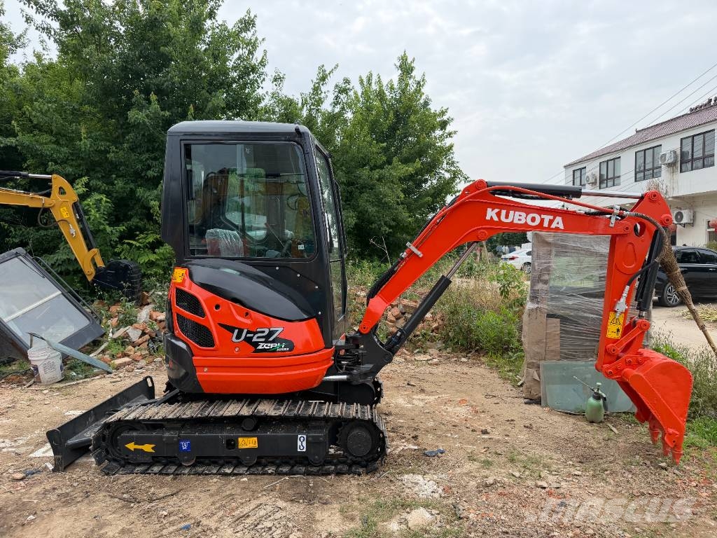 Kubota U 27 小型挖掘机