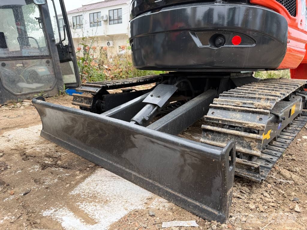 Kubota U 27 小型挖掘机
