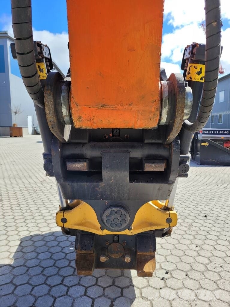 Hitachi ZX 225 US LC - 6 , Begagnad SÄLJES 履带挖掘机