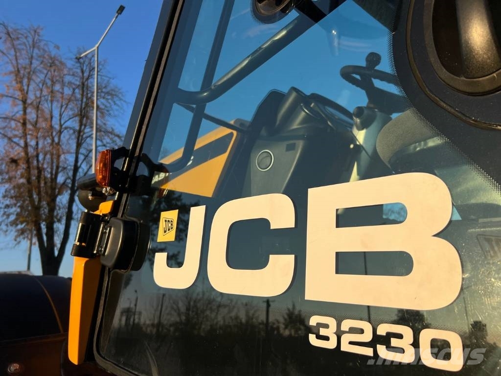 JCB FASTRAC 3230 XTRA Tractores
