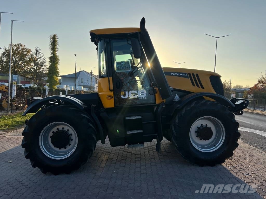 JCB FASTRAC 3230 XTRA Tractores