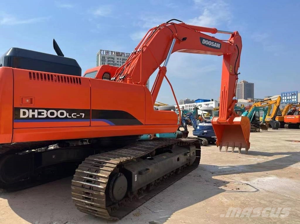Doosan 300-7 Pásové rýpadlá