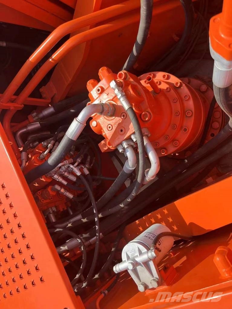 Doosan 300-7 Pásové rýpadlá
