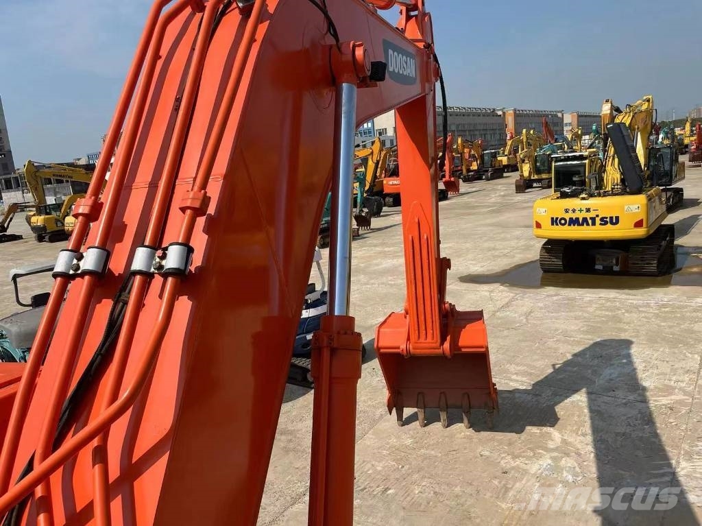 Doosan 300-7 Pásové rýpadlá