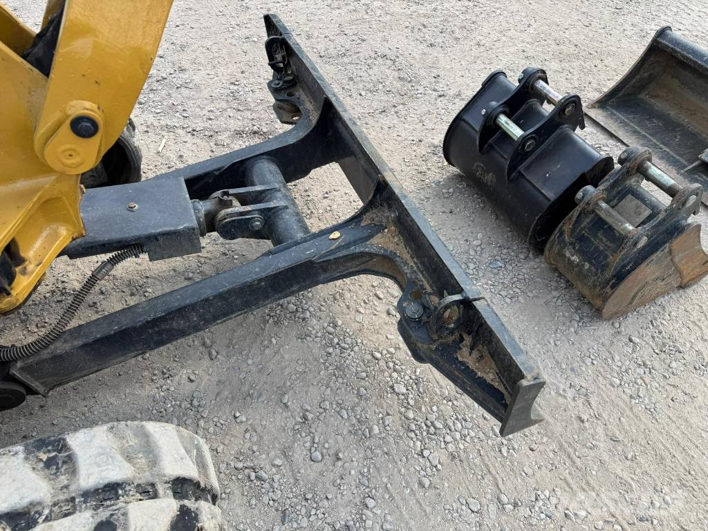 CAT 301.6 小型挖土機/掘鑿機<7t(小型挖掘機)