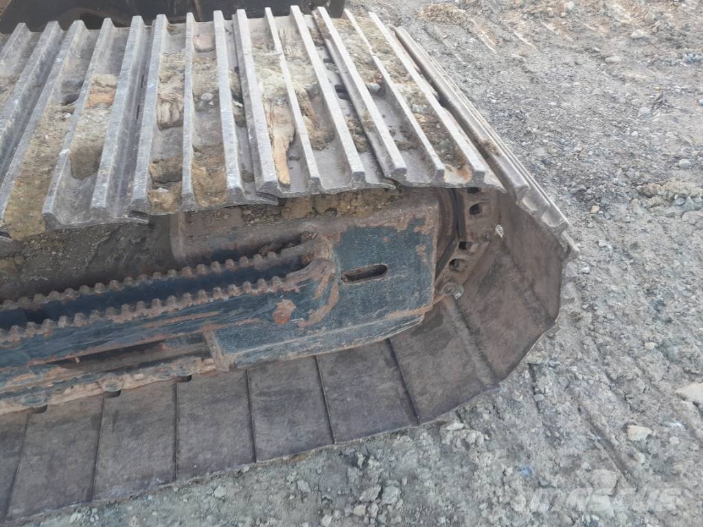 JCB 131 X حفارات زحافة