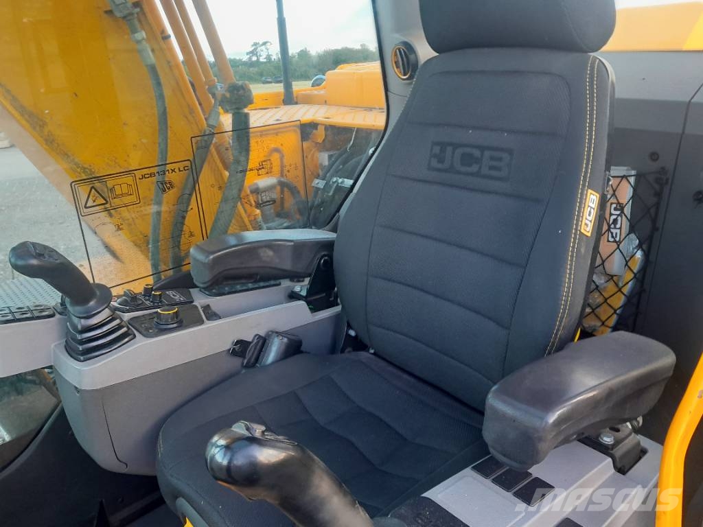 JCB 131 X حفارات زحافة