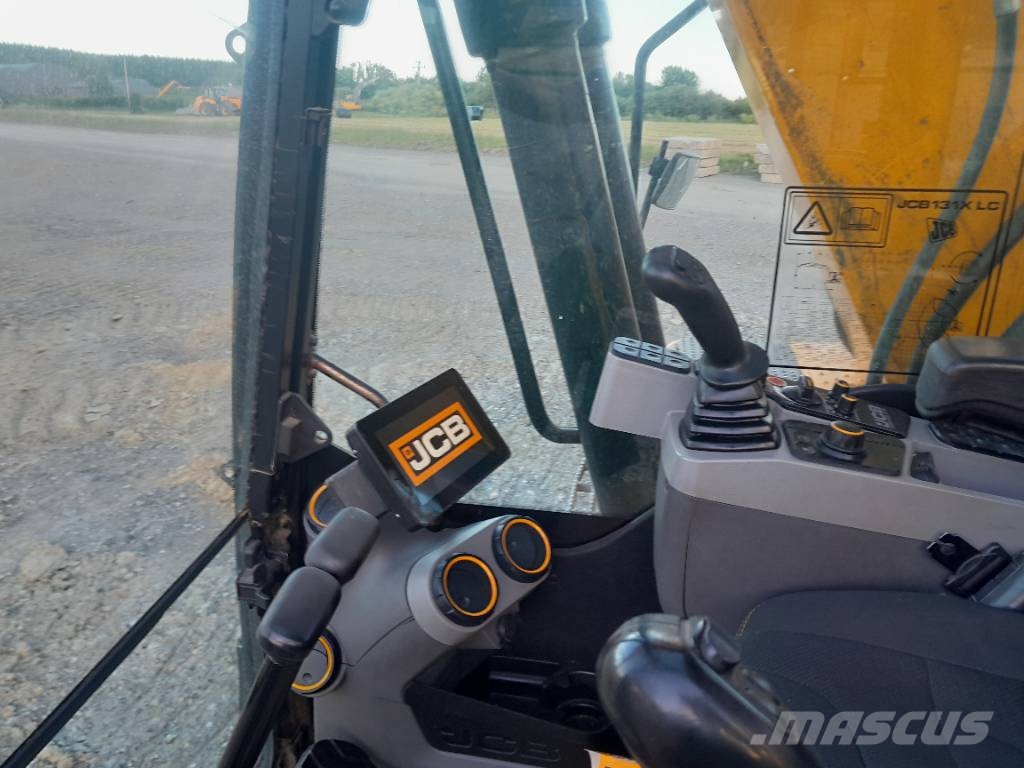 JCB 131 X حفارات زحافة