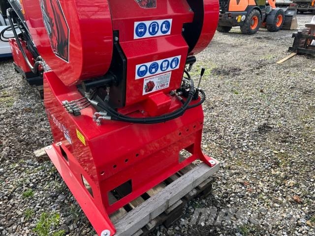 Red Rhino Typ 2000 mobile Brecheranlage 18.000 EUR Iseliikuvad purustid