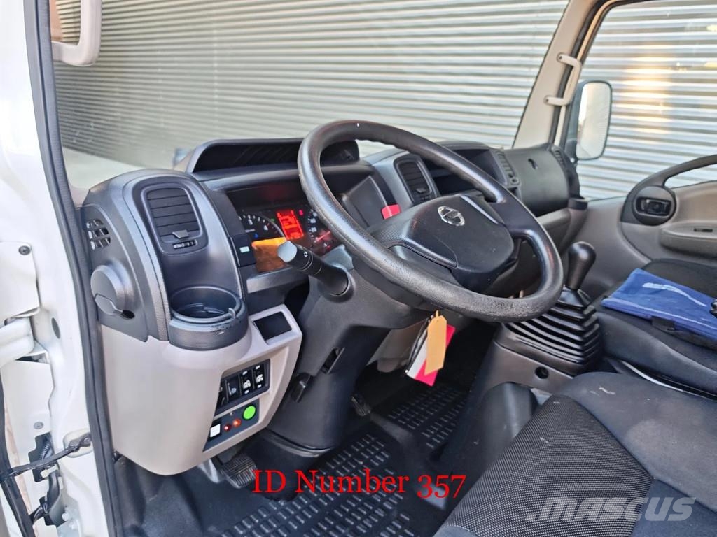 Nissan Cabstar 35.13 NT400 Multitel MX 250 Avtokošare