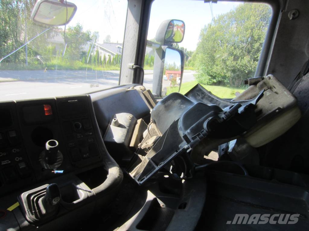 Scania P 114 LB Camiones con chasís y cabina