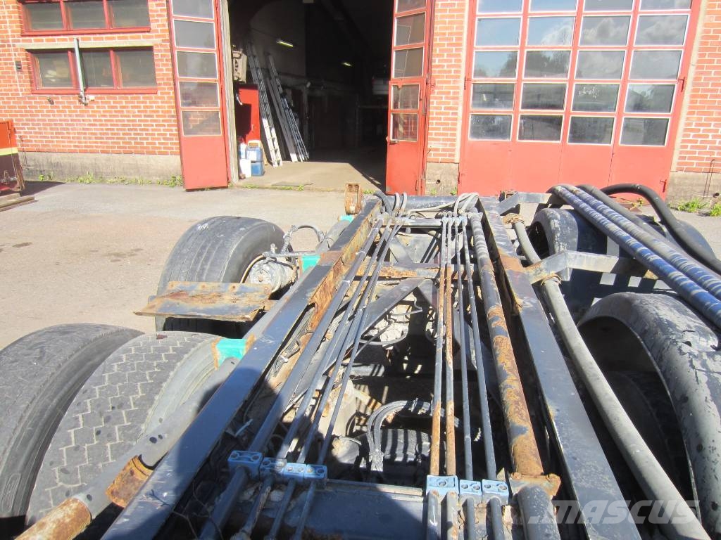 Scania P 114 LB Camiones con chasís y cabina