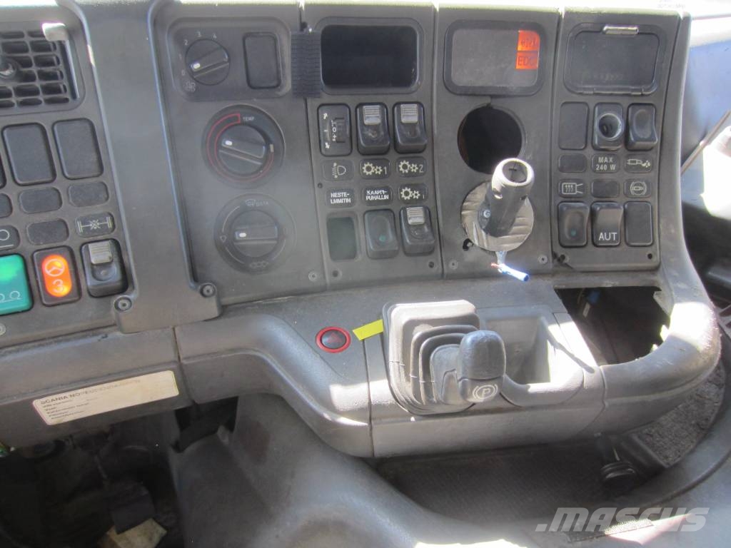 Scania P 114 LB Camiones con chasís y cabina