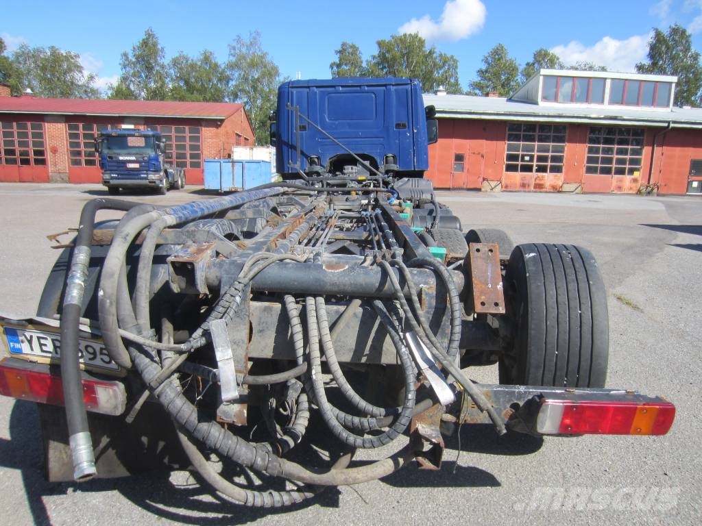 Scania P 114 LB Camiones con chasís y cabina