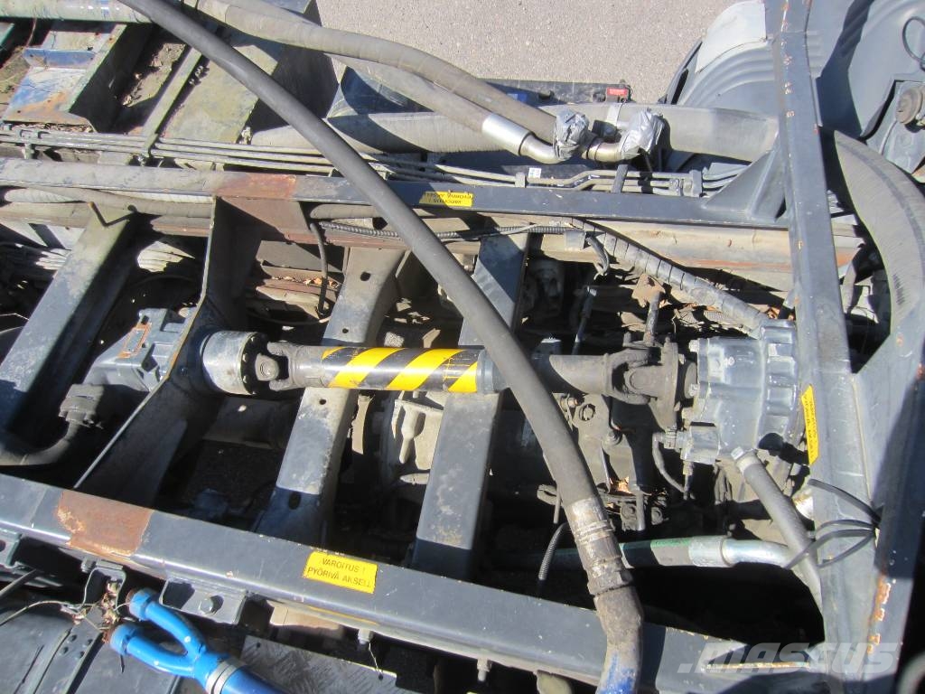 Scania P 114 LB Camiones con chasís y cabina
