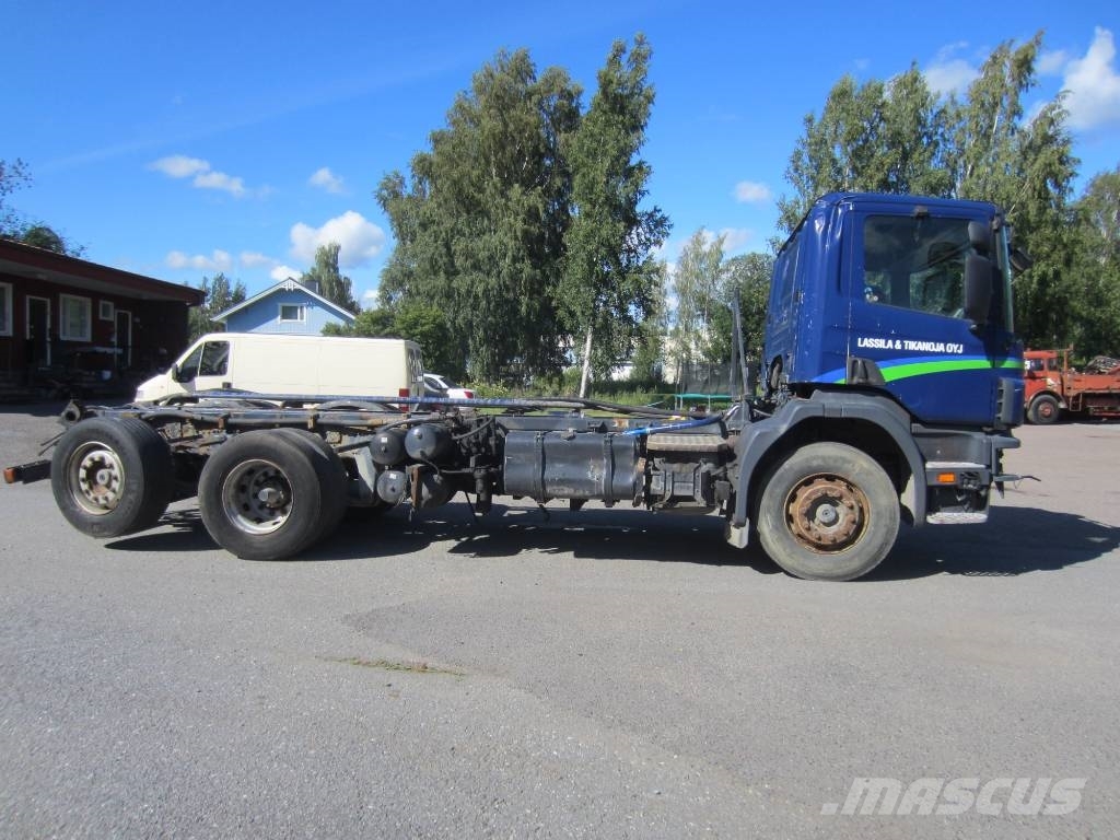 Scania P 114 LB Camiones con chasís y cabina