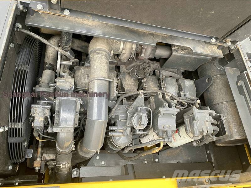 Komatsu PC 450-8 대형 굴삭기 29톤 이상