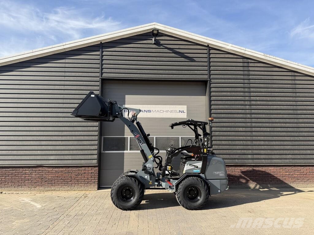 GiANT G2500 X-TRA HD minishovel NIEUW '' dikke shovel '' Radlader