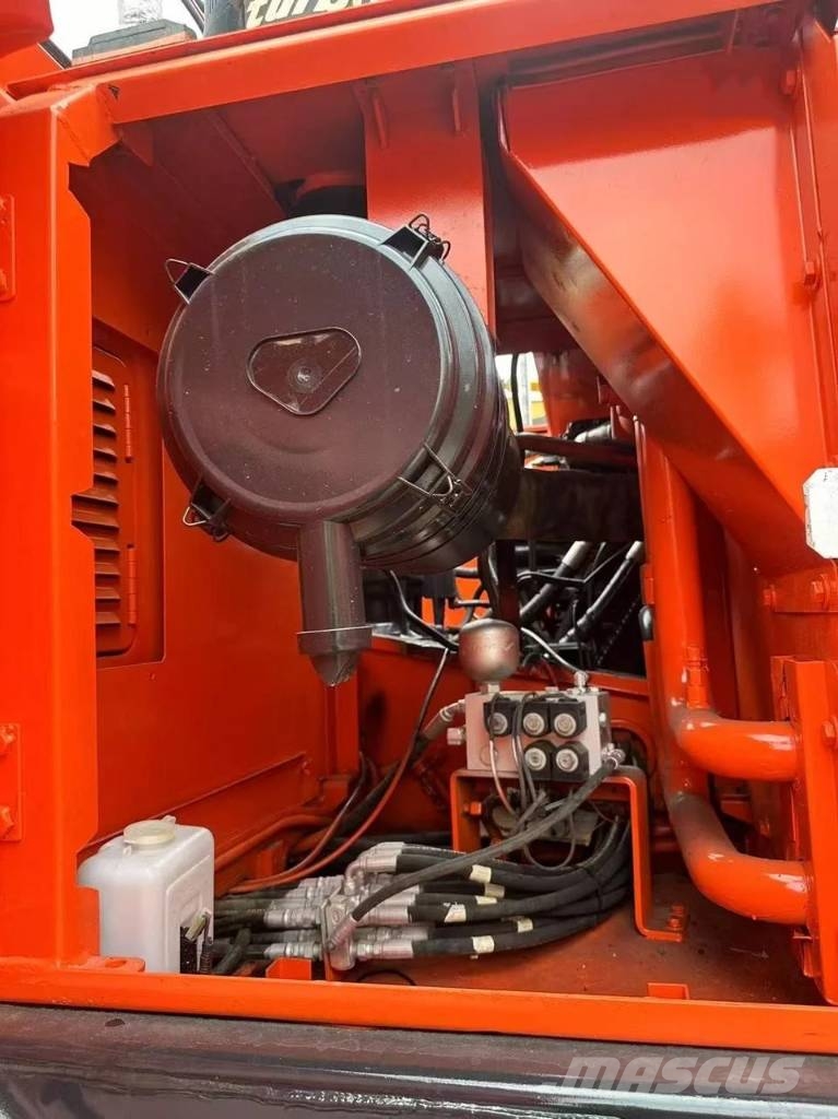 Doosan DX 300 LC 大型油圧ショベル12t以上(パワーショベル・ユンボ)