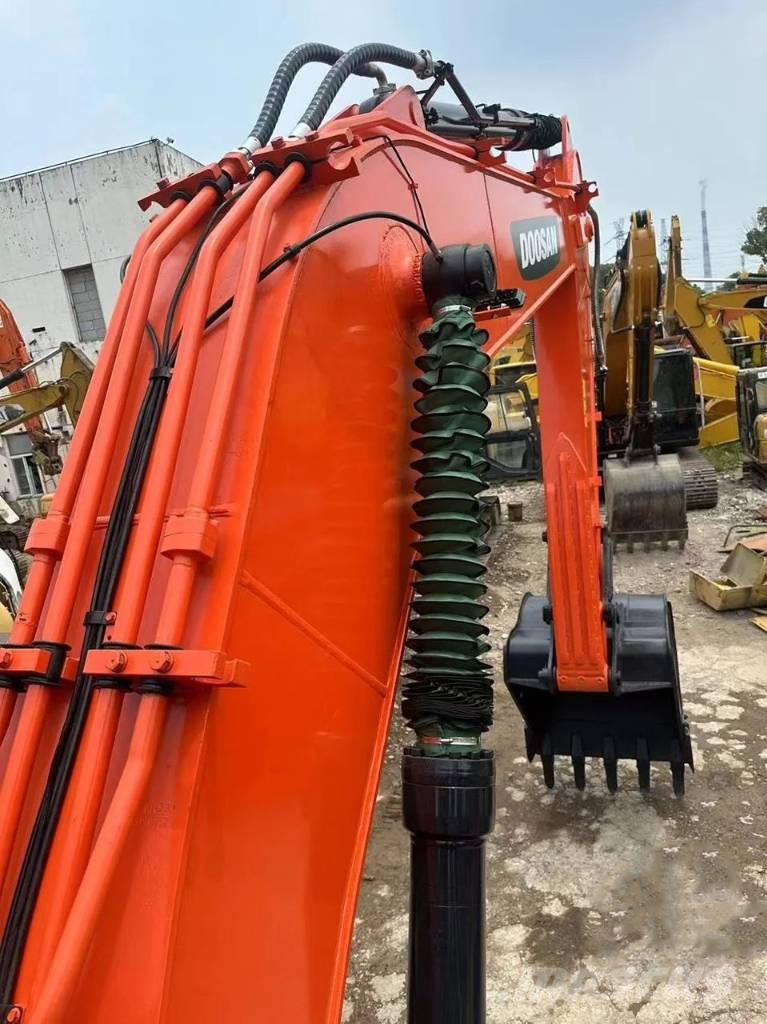 Doosan DX 300 LC 大型油圧ショベル12t以上(パワーショベル・ユンボ)