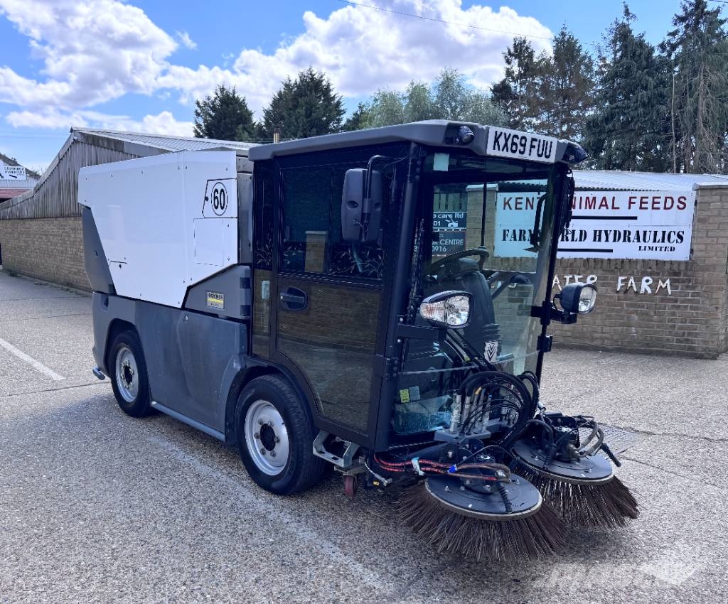 Kärcher MC250 6 TON ROAD SWEEPER Veegschrobmachines